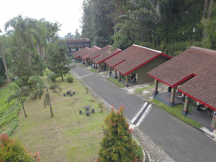 Surya Hotel & Resort Baturraden Zewnętrze zdjęcie