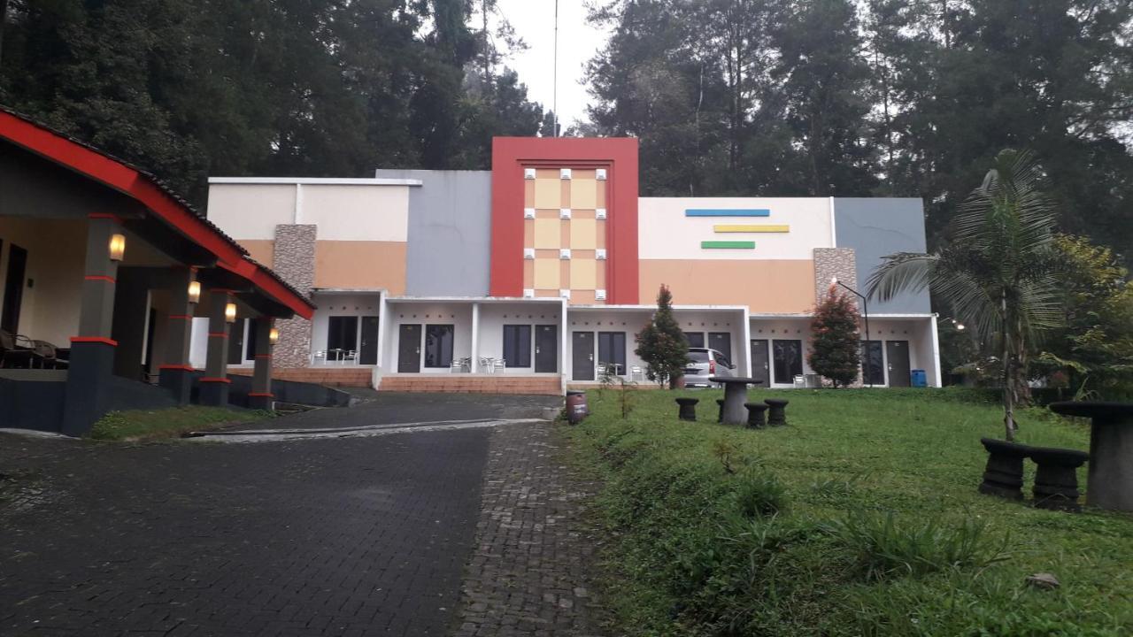 Surya Hotel & Resort Baturraden Zewnętrze zdjęcie